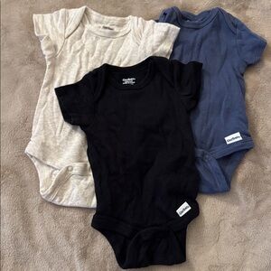 Gerber onesie Set of 5

Washed
Lightly used without tags